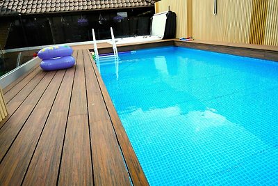 Komfortables Ferienhaus mit Pool und Whirlpoo...