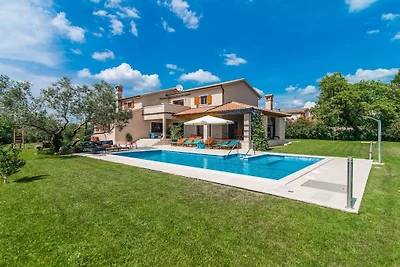 Villa in Svetvincenat mit Schwimmbecken