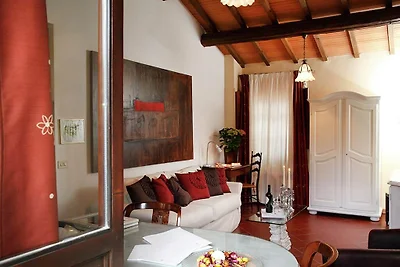 Elegante appartamento in villa d'epoca con...