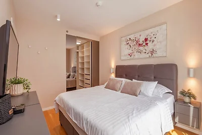 Apartment Floramye - Three Bedroom Apartment ...