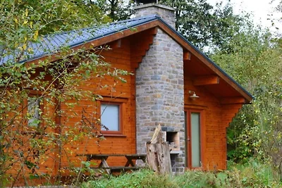 Ardennenchalet mit Balkon und Sauna