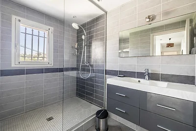 Villa con aria condizionata, 8 camere da lett...