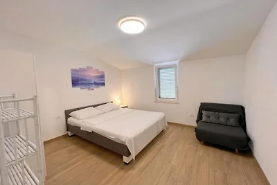 One bedroom apartment with sea view (4)