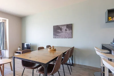 Modern appartement met frontaal zeezicht