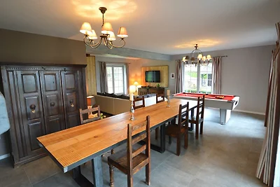 Schicke Ferienwohnung in Polleur mit Sauna