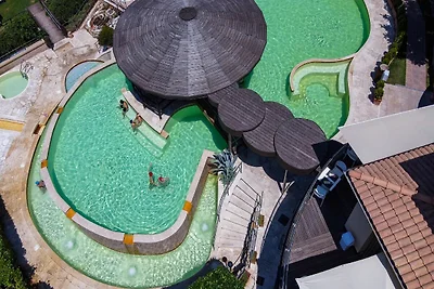Piacevole casa vacanze a Sorano con piscina