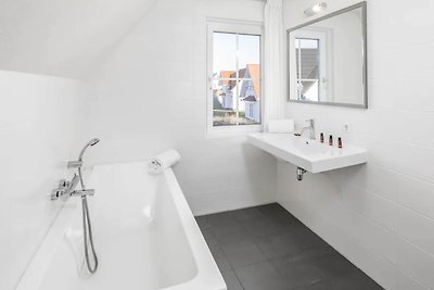 Neu gestaltete Villa mit Sauna in einem Ferie...