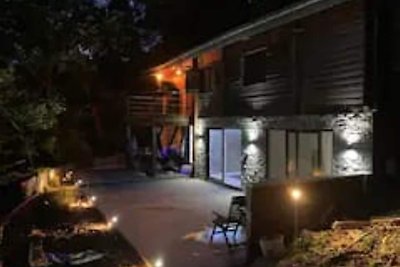 Chalet im Wald mit Whirlpool und Sauna