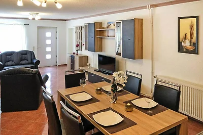 Schönes Ferienhaus mit Terrasse