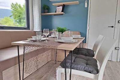 Mobilheim in der österreichischen Landschaft