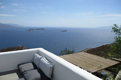 Confortevole villa vicino al mare ad Andros
