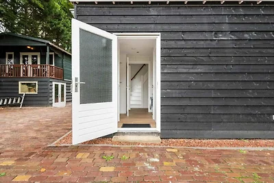Schönes Ferienhaus in Poortugaal mit Garten