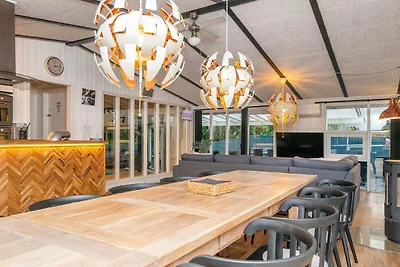 12 Personen Ferienhaus in Glesborg-By Traum
