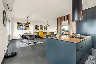 Apartment in der Nähe des felsigen Strandes...