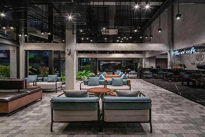 Executive Suite Chic | Bangkok City