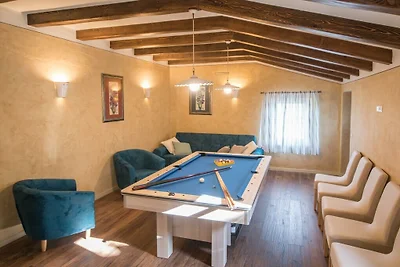 Vakantiehuis in Pićan met zwembad