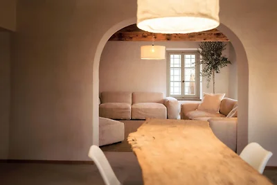 Exclusieve villa aan de groene heuvels van...