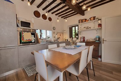Atmospheric holiday home in Barga-LU with pri...
