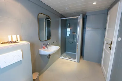 Reetdachkate Fjord Cottage - Haushälfte...