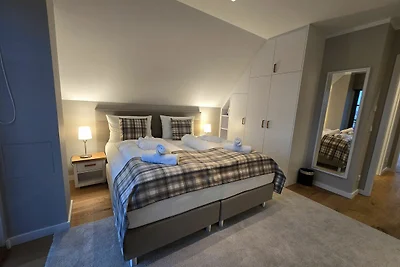 Reetland am Meer Luxus Reetdachvilla mit 3 Sc...