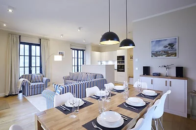 Reetland am Meer Luxus Reetdachvilla mit 3 Sc...