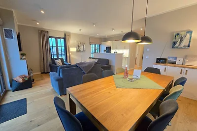 Reetland am Meer Luxus Reetdachvilla mit 3 Sc...