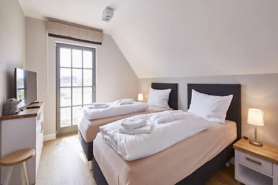 Reetland am Meer Luxus Reetdachvilla mit 3 Sc...