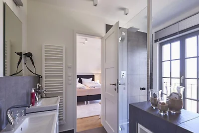 Reetland am Meer Luxus Reetdachvilla mit 3 Sc...