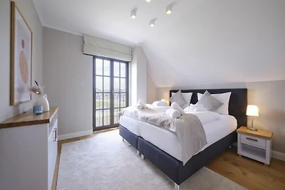 Reetland am Meer Luxus Reetdachvilla mit 3 Sc...