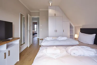 Reetland am Meer Luxus Reetdachvilla mit 3 Sc...