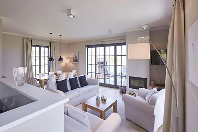 Reetland am Meer Luxus Reetdachvilla mit 3 Sc...