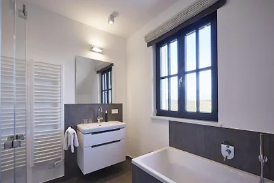 Reetland am Meer Superior Reetdachvilla mit 2...