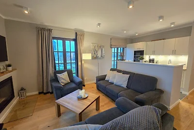Reetland am Meer Luxus Reetdachvilla mit 3 Sc...