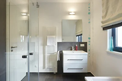 Reetland am Meer Superior Reetdachvilla mit 2...