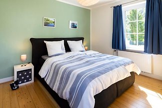 Villa am Edersee mit kleinem Garten und 2...