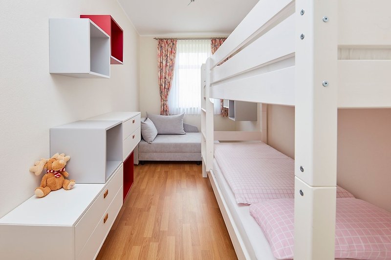 Zweites Schlafzimmer mit Doppelstockbett
