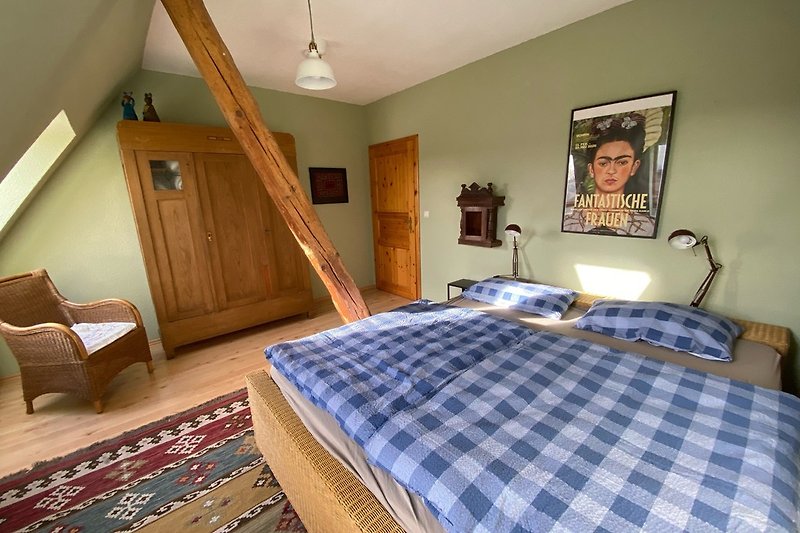 Schlafzimmer 1 Bett 1,8 x 2m