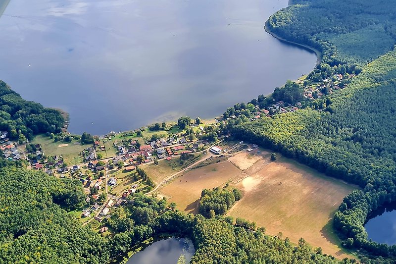 Zwenzow ist von mehreren Seen umgeben