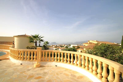 VILLA JASMIN MIT POOL, WLAN & KLIMA