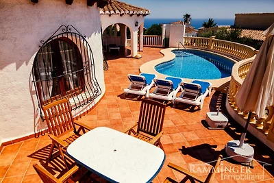 VILLA JASMIN MIT POOL, WLAN & KLIMA