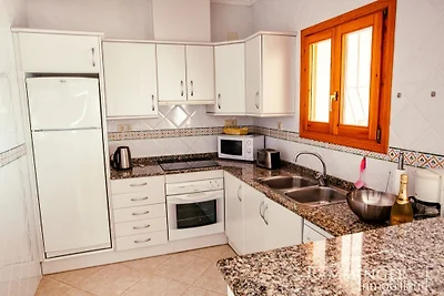 VILLA JASMIN MIT POOL, WLAN & KLIMA