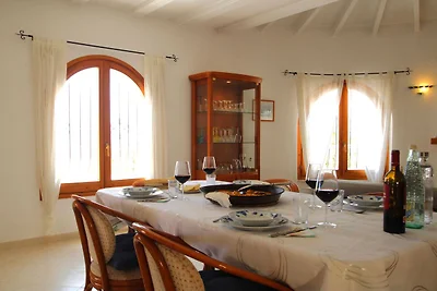 VILLA JASMIN MIT POOL, WLAN & KLIMA