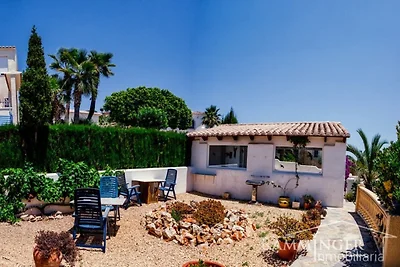 VILLA JASMIN MIT POOL, WLAN & KLIMA
