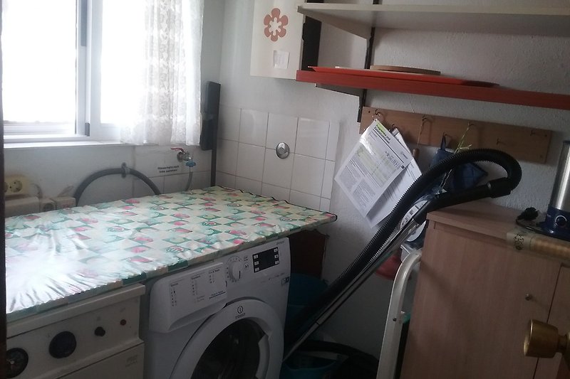 Waschmaschine (Abstellraum)