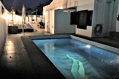 4 bedroom villa + pool