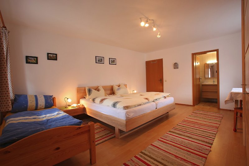 Zaißlhäusl Hof (Bauernhof) Fewo 1 in Übersee - Firma Zaißlhäusl Hof