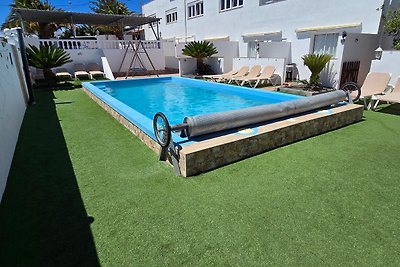 Kleine Ferienanlage mit Pool, Boule