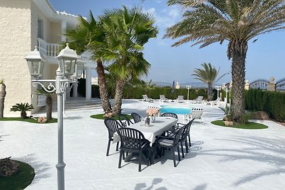 Luxus Villa, direkt am Mittelmeer