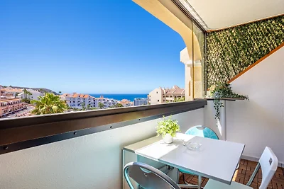 Sonnige Ferienwohnung mit Meersicht