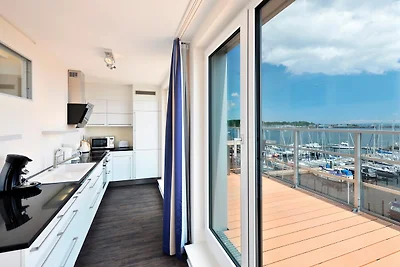 Apartment 35, "Captain's
